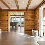 Scenic Cabin, 30 Mins From Airport Хурдал