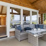 Scenic Cabin, 30 Mins From Airport Шале Хурдал