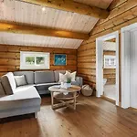 Scenic Cabin, 30 Mins From Airport * Хурдал