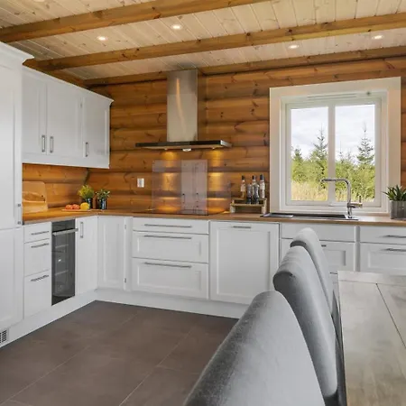 Scenic Cabin, 30 Mins From Airport