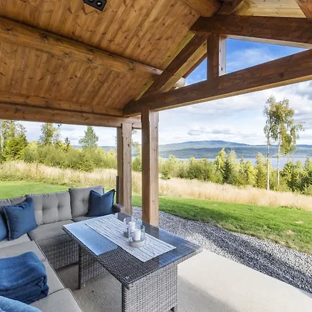 Scenic Cabin, 30 Mins From Airport Chalet *