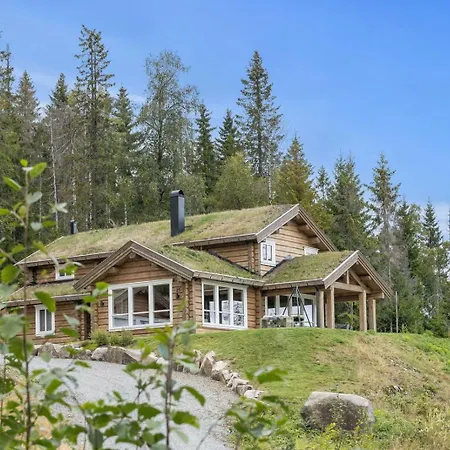 Scenic Cabin, 30 Mins From Airport Chalet